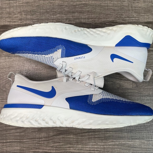 Nike Odyssey React 2 Flyknit Running Shoes - Picture 10 of 16